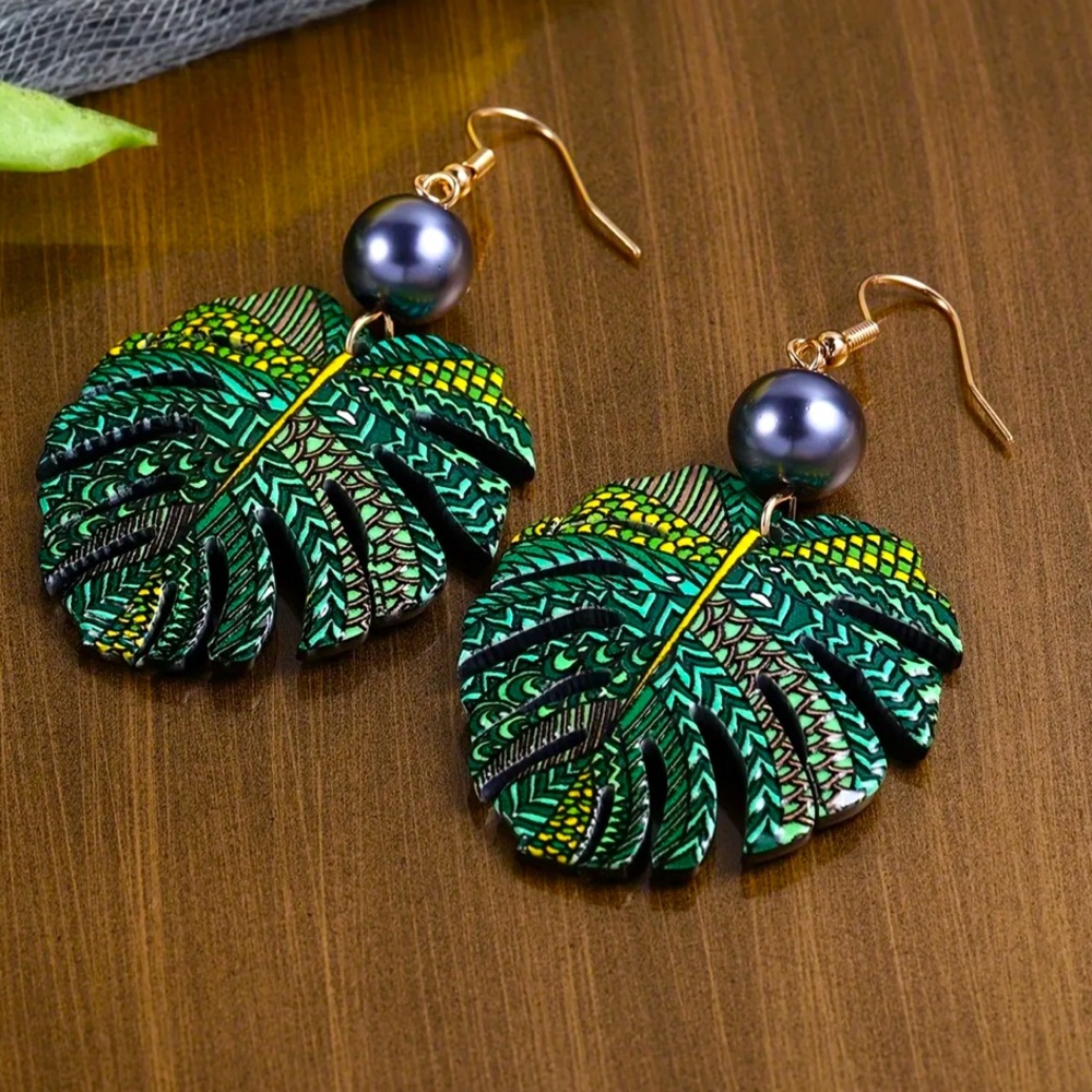 Green Leaf Dangle Earrings with Gray Pearl Accent